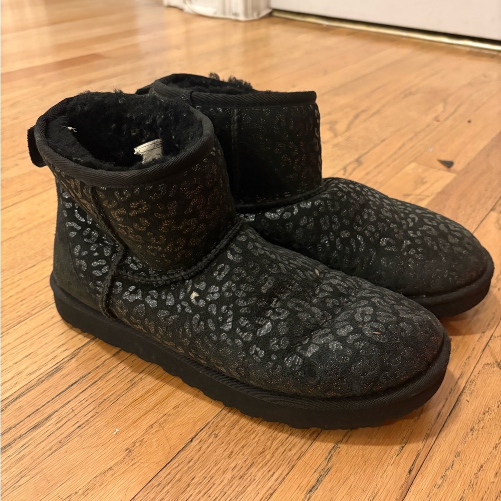 Uggs mini boots